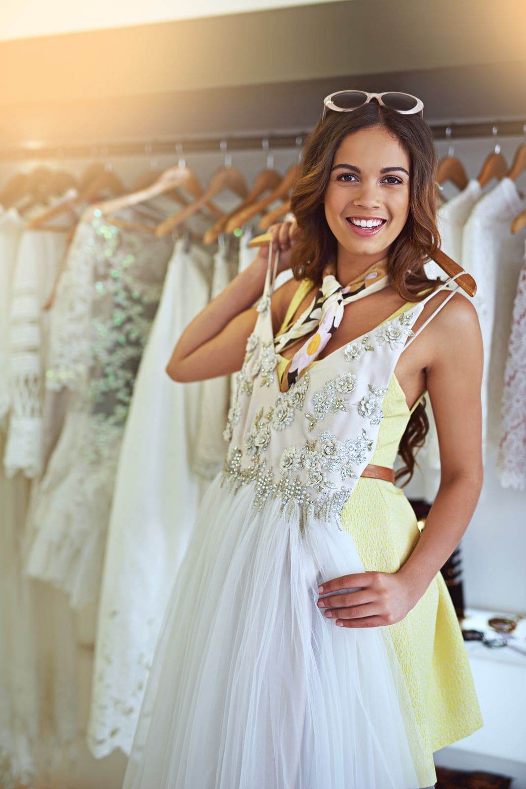 בלוג 431 49660292 im saying yes to this dress an attractive young woman searching for a wedding dress